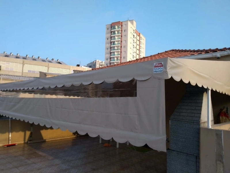 Cortina de lona para área externa em Alphaville