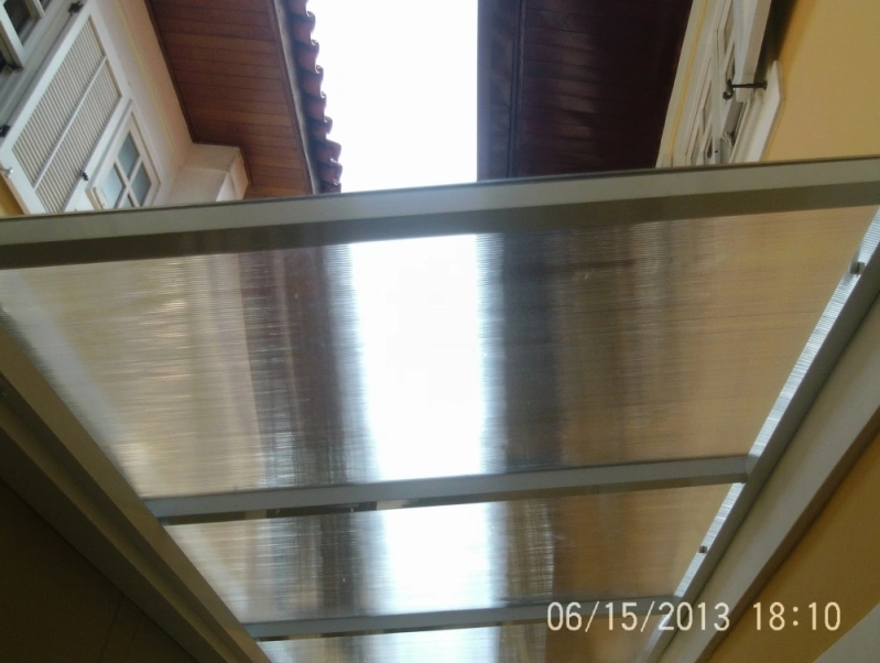 Toldo articulado para veículos