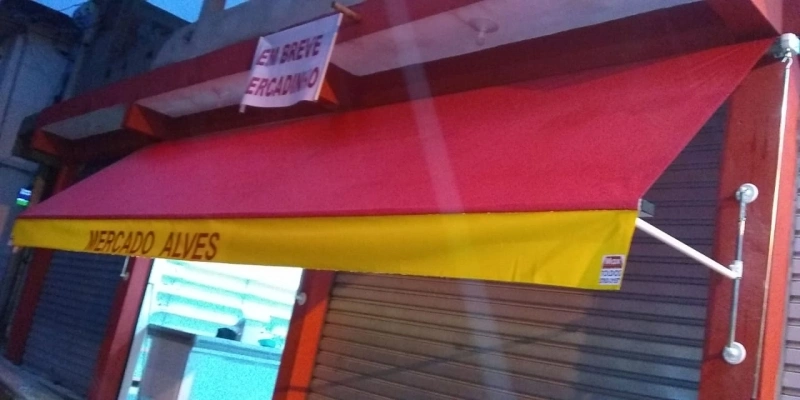 Toldo fixo em lona
