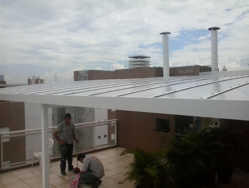 Toldo retrátil para área externa